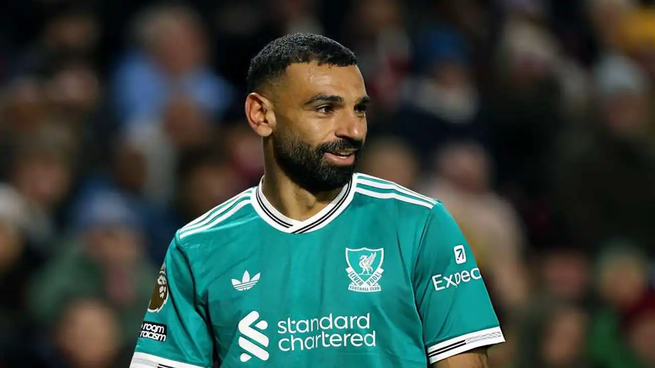 كاراجير يختار محمد صلاح كأفضل لاعب في تاريخ الدوري الإنجليزي الممتاز